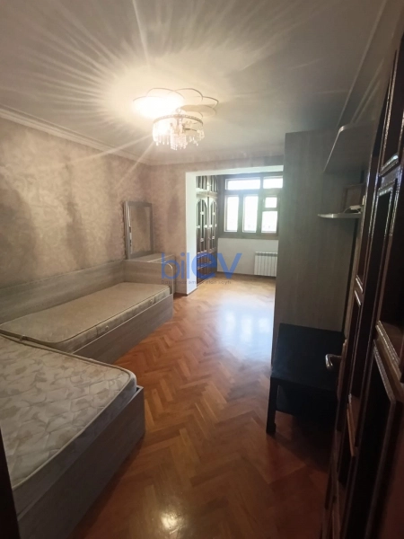 Aylıq Kirayə 3 otaqlı Köhnə Tikili bina evi  75m², Bakı