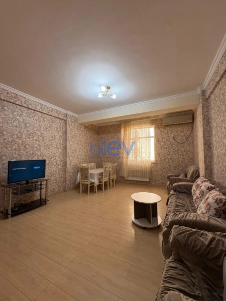 Aylıq Kirayə 4 otaqlı Köhnə Tikili bina evi  140m², Bakı