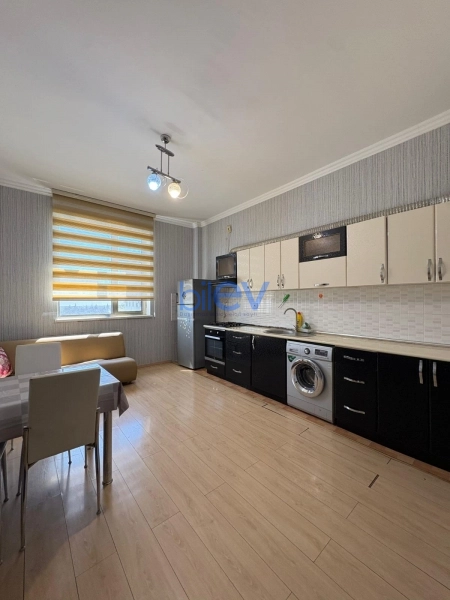 Aylıq Kirayə 4 otaqlı Köhnə Tikili bina evi  140m², Bakı