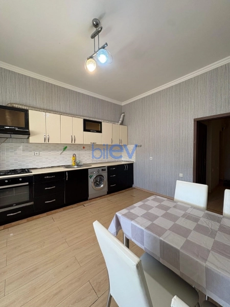 Aylıq Kirayə 4 otaqlı Köhnə Tikili bina evi  140m², Bakı