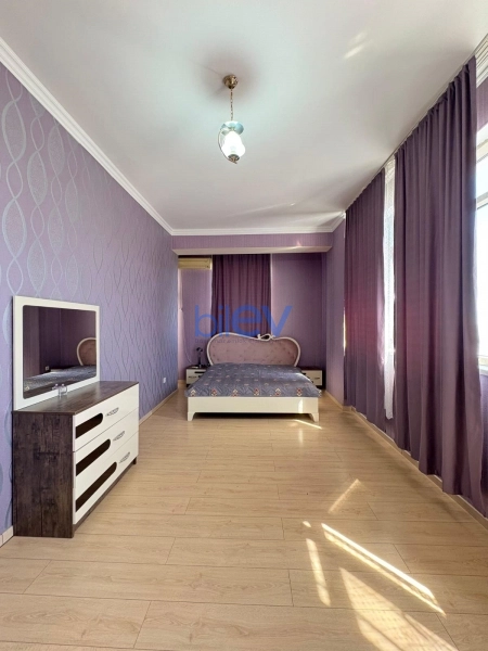 Aylıq Kirayə 4 otaqlı Köhnə Tikili bina evi  140m², Bakı