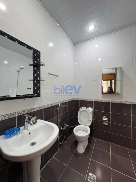Aylıq Kirayə 4 otaqlı Köhnə Tikili bina evi  140m², Bakı