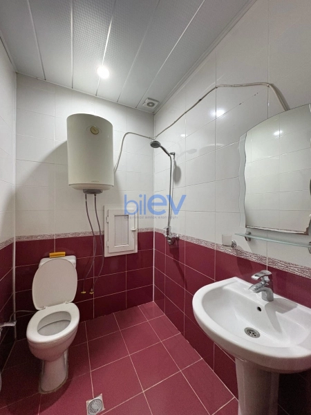 Aylıq Kirayə 4 otaqlı Köhnə Tikili bina evi  140m², Bakı