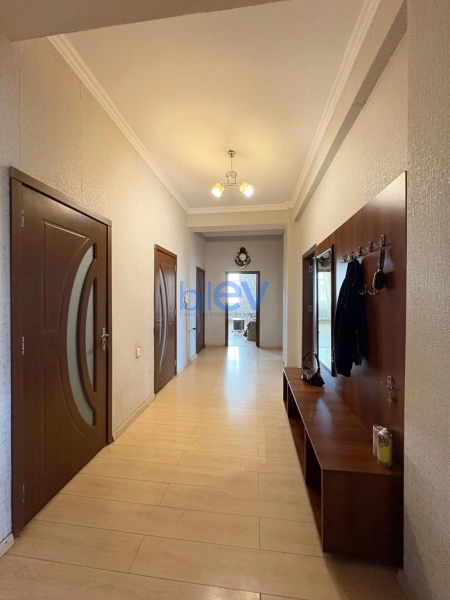 Aylıq Kirayə 4 otaqlı Köhnə Tikili bina evi  140m², Bakı