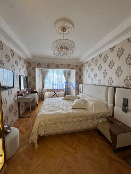 Satış 3 otaqlı Köhnə Tikili bina evi  85m², Bakı