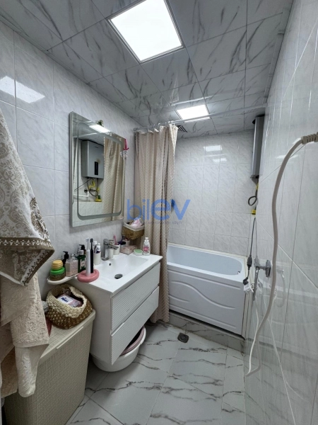 Satış 3 otaqlı Köhnə Tikili bina evi  85m², Bakı