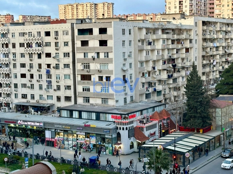 Satış 5 otaqlı Köhnə Tikili bina evi  120m², Bakı