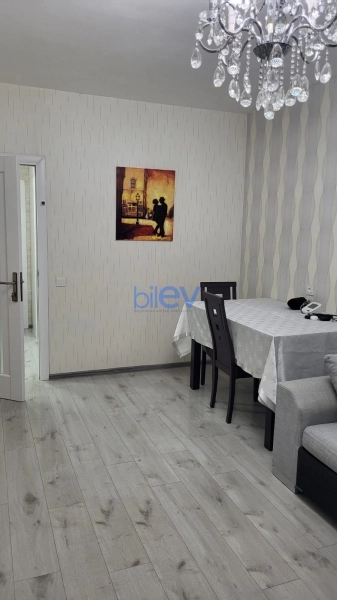 Satış 5 otaqlı Köhnə Tikili bina evi  120m², Bakı