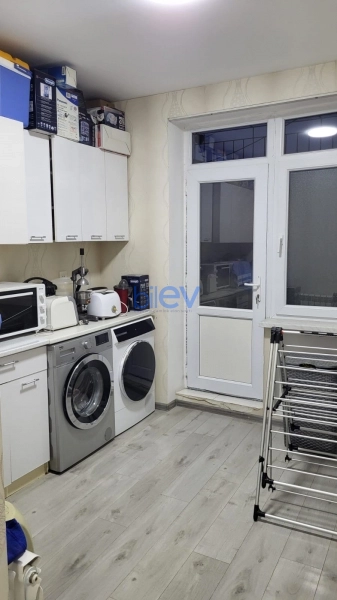 Satış 5 otaqlı Köhnə Tikili bina evi  120m², Bakı