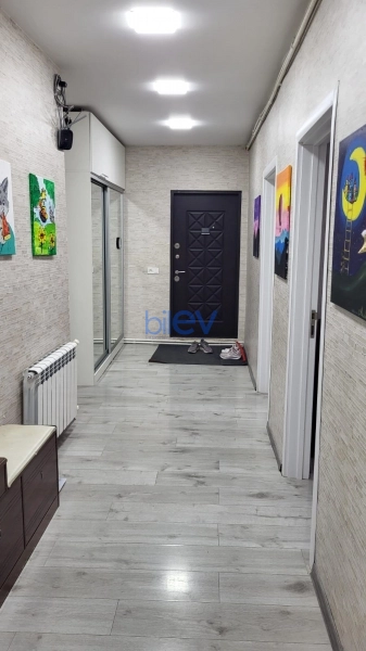 Satış 5 otaqlı Köhnə Tikili bina evi  120m², Bakı