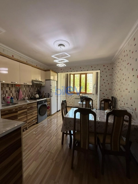 Satış 3 otaqlı Köhnə Tikili bina evi  85m², Bakı