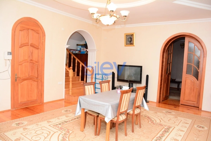 Satış 6 otaqlı Həyət evi  200m², Bakı
