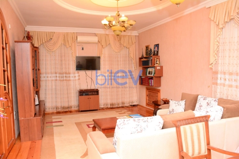 Satış 6 otaqlı Həyət evi  200m², Bakı