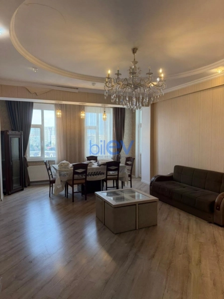 Satış 3 otaqlı Yeni Tikili bina evi  130m², Bakı