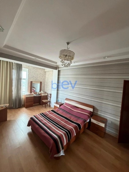 Satış 3 otaqlı Yeni Tikili bina evi  130m², Bakı