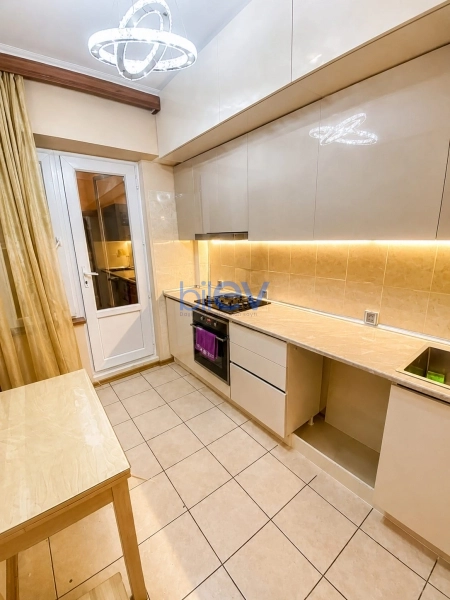 Aylıq Kirayə 2 otaqlı Köhnə Tikili bina evi  70m², Bakı