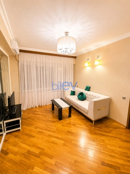 Aylıq Kirayə 2 otaqlı Köhnə Tikili bina evi  70m², Bakı