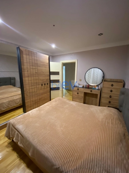 Satış 3 otaqlı Köhnə Tikili bina evi  80m², Bakı