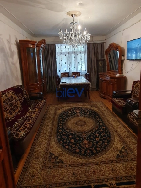 Satış 3 otaqlı Köhnə Tikili bina evi  75m², Bakı