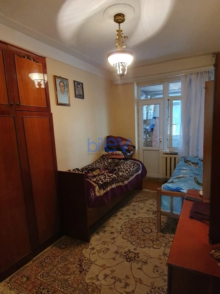Satış 3 otaqlı Köhnə Tikili bina evi  75m², Bakı
