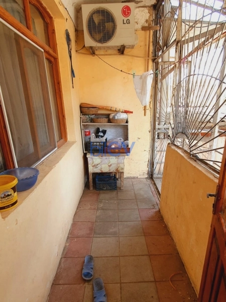 Satış 3 otaqlı Köhnə Tikili bina evi  75m², Bakı