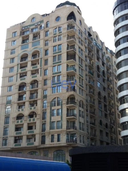 Satış 3 otaqlı Yeni Tikili bina evi  137m², Bakı