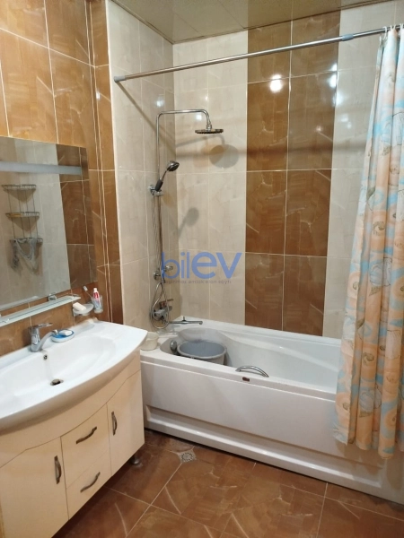 Satış 3 otaqlı Yeni Tikili bina evi  137m², Bakı