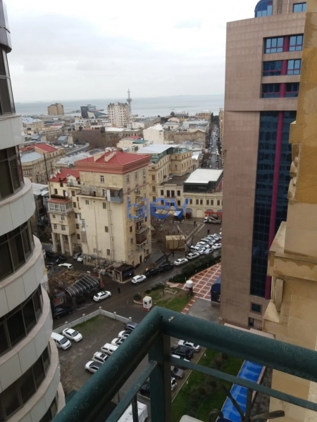Satış 3 otaqlı Yeni Tikili bina evi  137m², Bakı