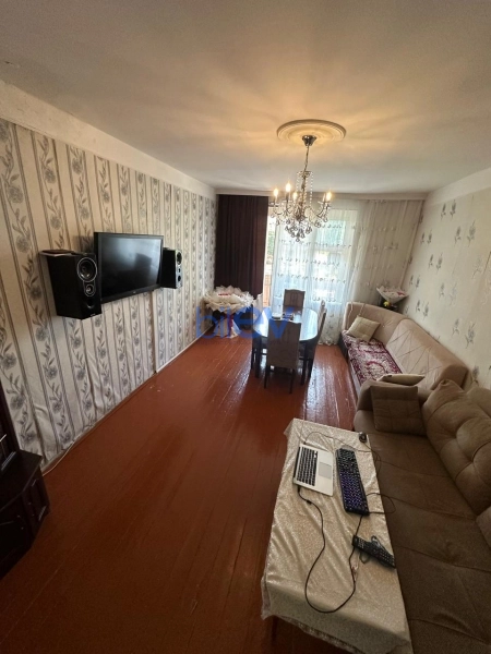 Satış 3 otaqlı Köhnə Tikili bina evi  77m², Lənkəran