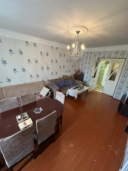 Satış 3 otaqlı Köhnə Tikili bina evi  77m², Lənkəran