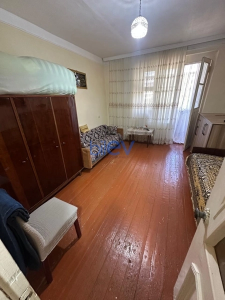 Satış 3 otaqlı Köhnə Tikili bina evi  77m², Lənkəran