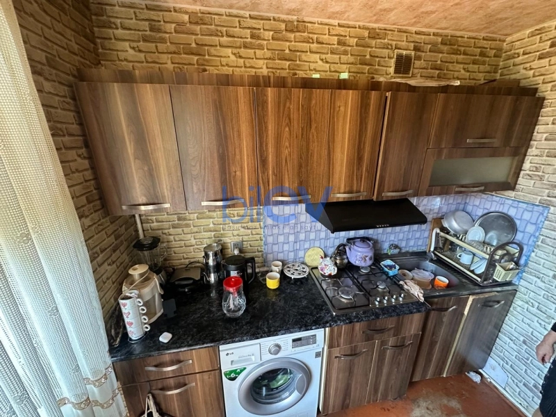 Satış 3 otaqlı Köhnə Tikili bina evi  77m², Lənkəran