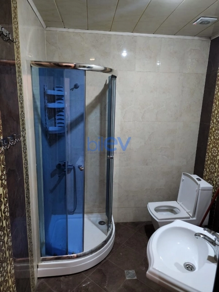 Aylıq Kirayə 3 otaqlı Yeni Tikili bina evi  120m², Bakı