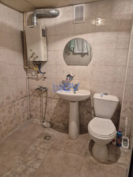 Satış 1 otaqlı Köhnə Tikili bina evi  35m², Bakı