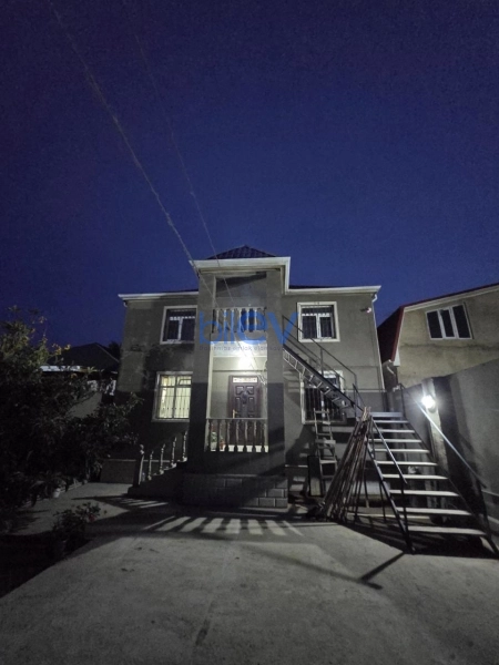 Satış 4 otaqlı Həyət evi  180m², Bakı