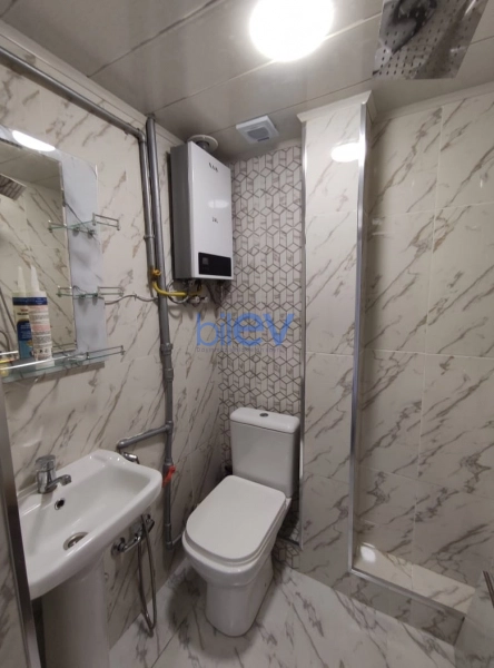 Satış 2 otaqlı Köhnə Tikili bina evi  60m², Bakı