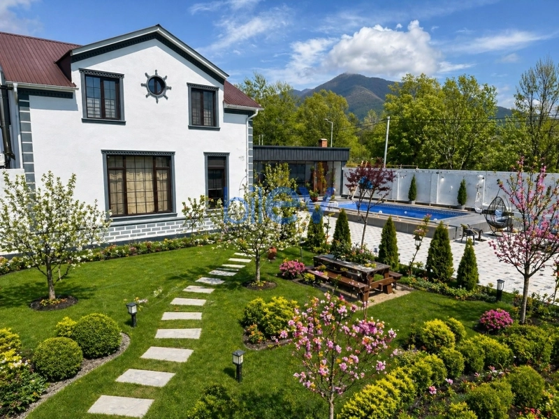Aylıq Kirayə 5 otaqlı Villa  240m², Qəbələ