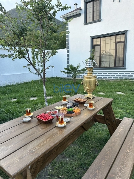 Aylıq Kirayə 5 otaqlı Villa  240m², Qəbələ