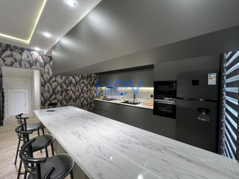 Aylıq Kirayə 5 otaqlı Villa  240m², Qəbələ