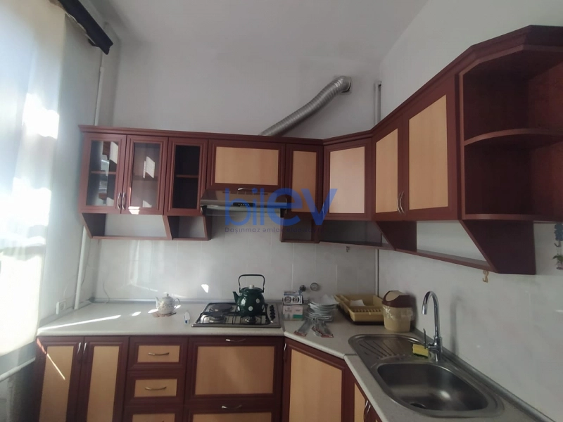 Aylıq Kirayə 2 otaqlı Köhnə Tikili bina evi  60m², Bakı