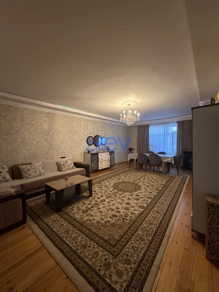 Satış 7 otaqlı Həyət evi  230m², Bakı