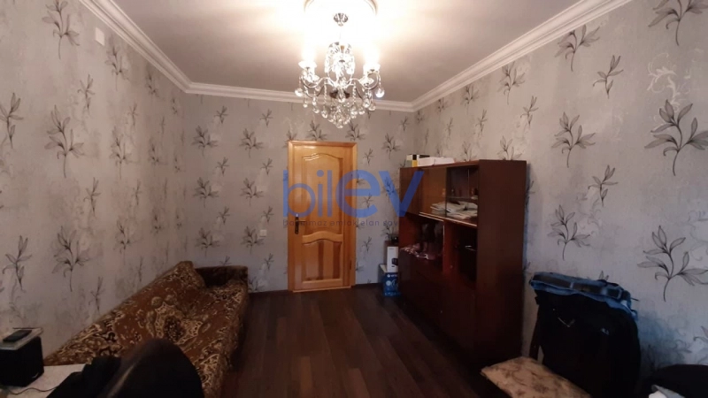 Satış 5 otaqlı Köhnə Tikili bina evi  110m², Bakı