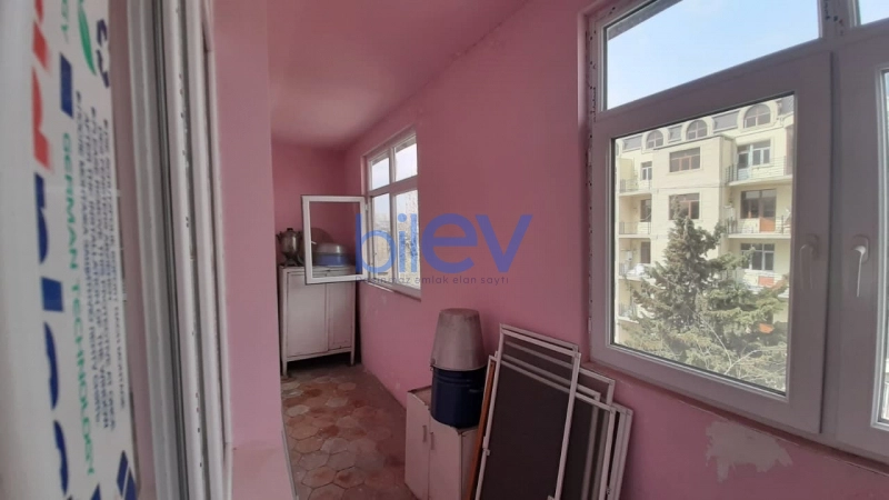 Satış 5 otaqlı Köhnə Tikili bina evi  110m², Bakı