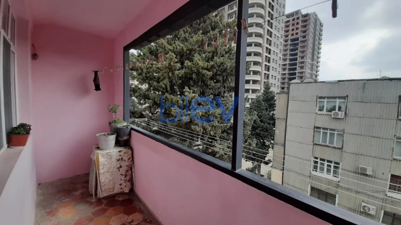 Satış 5 otaqlı Köhnə Tikili bina evi  110m², Bakı