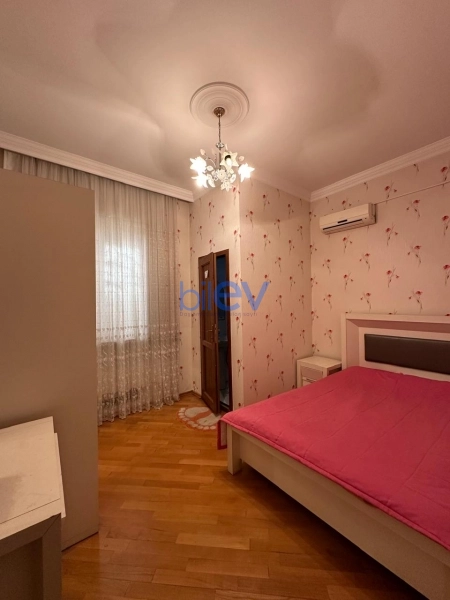 Aylıq Kirayə 8 otaqlı Həyət evi  305m², Bakı