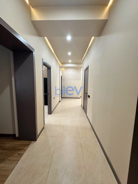 Aylıq Kirayə 3 otaqlı Yeni Tikili bina evi  145m², Bakı