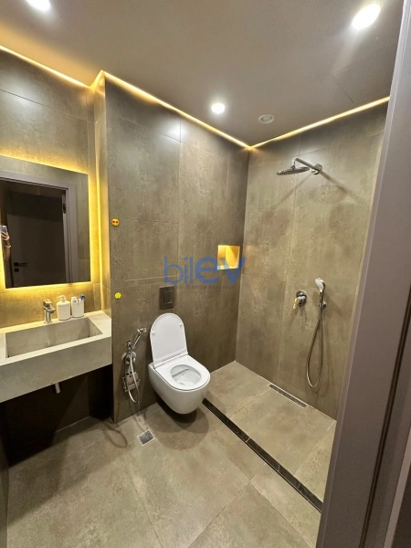 Aylıq Kirayə 3 otaqlı Yeni Tikili bina evi  145m², Bakı