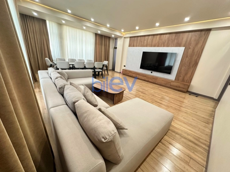 Aylıq Kirayə 3 otaqlı Yeni Tikili bina evi  145m², Bakı