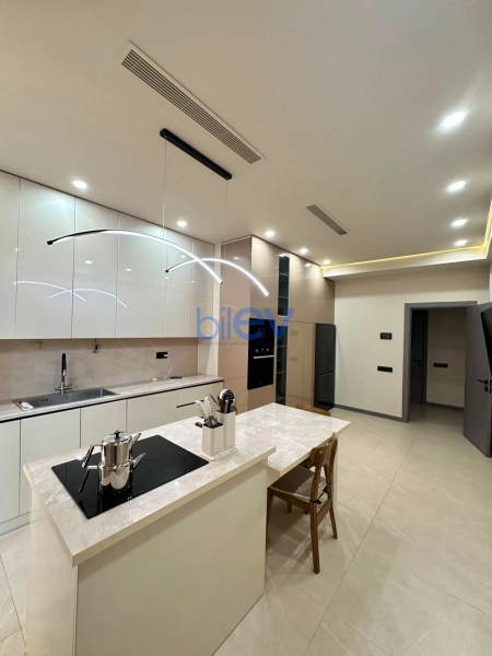 Aylıq Kirayə 3 otaqlı Yeni Tikili bina evi  145m², Bakı