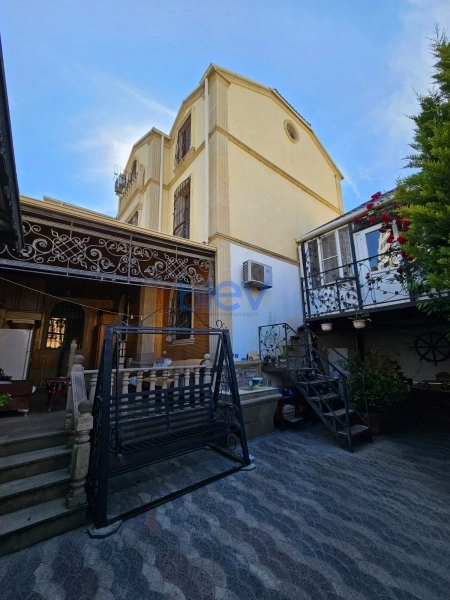 Satış 6 otaqlı Villa  240m², Bakı